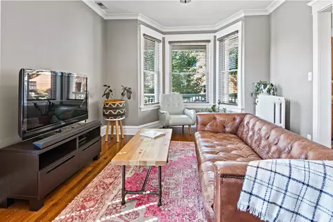 Living - 934 Beloit Ave, Forest Park, IL 60130 photo 2 of 3