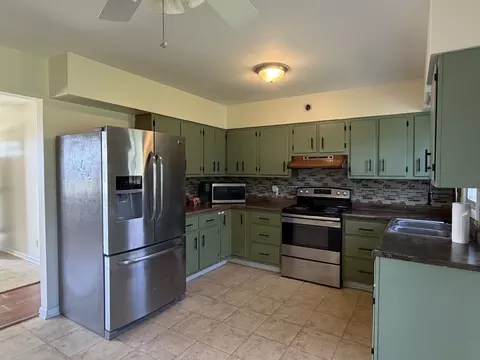 Kitchen - 419 E Cleveland St, Cullom, IL 60929 photo 1 of 3