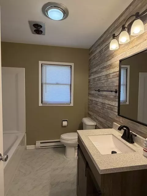 Bath - 419 E Cleveland St, Cullom, IL 60929 photo 1 of 2