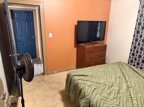 Bedroom - 1762 S Oak Ave, Freeport, IL 61032 photo 2 of 3