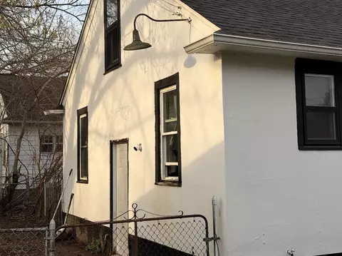 Exterior - 1762 S Oak Ave, Freeport, IL 61032 photo 2 of 4