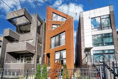 831 N Hermitage Ave #2, Chicago, IL 60622