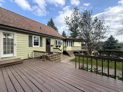 Exterior - 609 Moss Pl, Dixon, IL 61021 photo 9 of 13