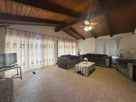 Living - 609 Moss Pl, Dixon, IL 61021 photo 3 of 3