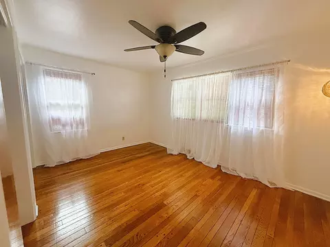 Bedroom - 609 Moss Pl, Dixon, IL 61021 photo 2 of 4