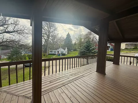 Exterior - 609 Moss Pl, Dixon, IL 61021 photo 7 of 13