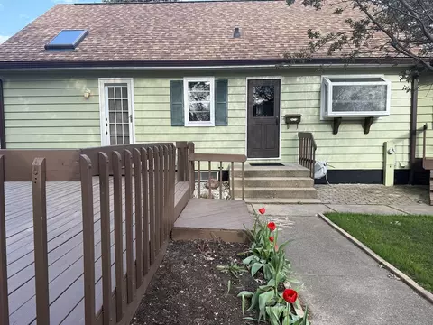 Exterior - 609 Moss Pl, Dixon, IL 61021 photo 8 of 13