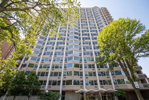 555 W Cornelia Ave #512, Chicago, IL 60657
