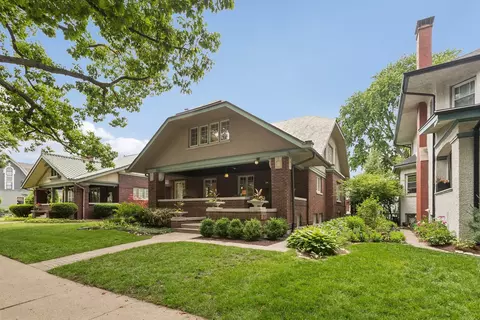639 S Elmwood Ave, Oak Park, IL 60304