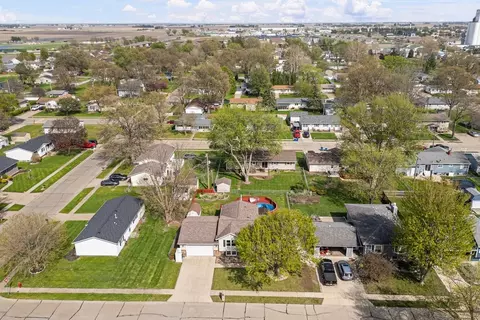 View/Area - 509 N 6th St, Eldridge, IA 52748 photo 2 of 3