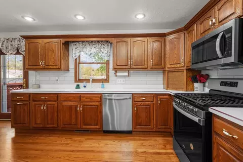 Kitchen - 509 N 6th St, Eldridge, IA 52748 photo 3 of 8