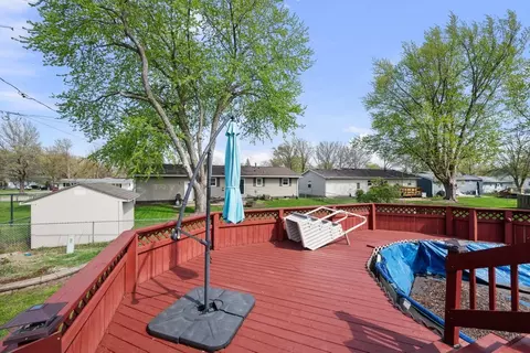 Exterior - 509 N 6th St, Eldridge, IA 52748 photo 11 of 12