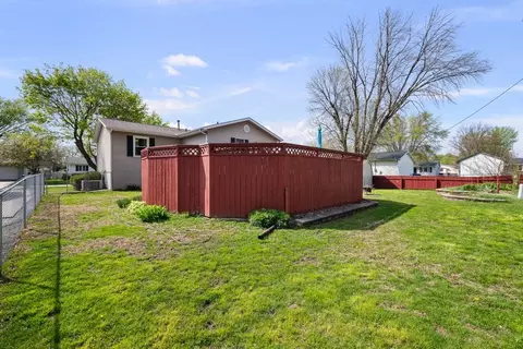 Exterior - 509 N 6th St, Eldridge, IA 52748 photo 7 of 12
