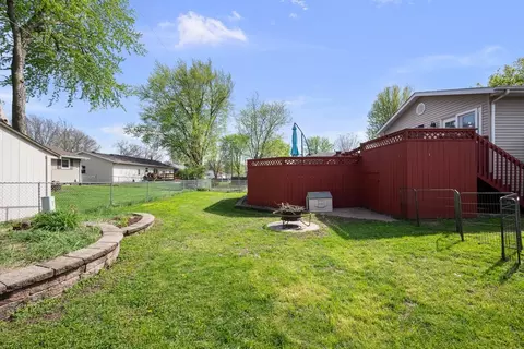 Exterior - 509 N 6th St, Eldridge, IA 52748 photo 8 of 12