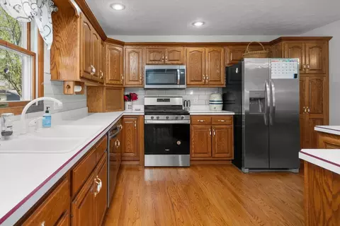 Kitchen - 509 N 6th St, Eldridge, IA 52748 photo 4 of 8