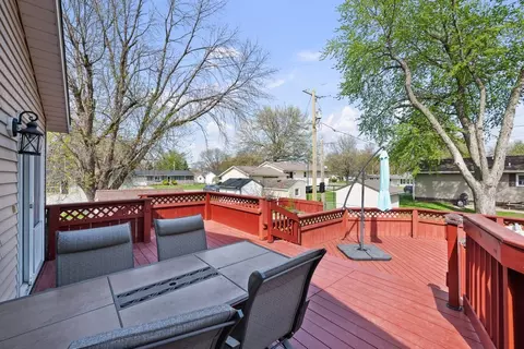 Exterior - 509 N 6th St, Eldridge, IA 52748 photo 10 of 12