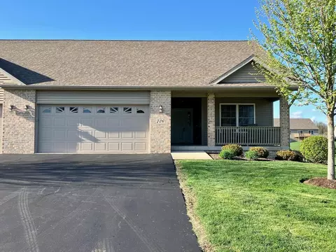 726 Keller Dr, Dixon, IL 61021