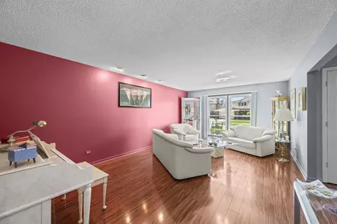 Living - 4328 Phyllis Dr, Northbrook, IL 60062 photo 1 of 3
