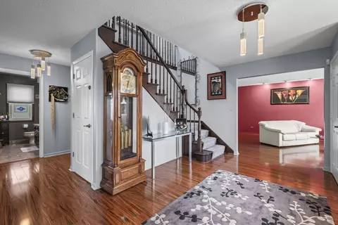 Entry Way - 4328 Phyllis Dr, Northbrook, IL 60062 photo 2 of 2