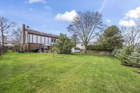 Exterior - 4328 Phyllis Dr, Northbrook, IL 60062 photo 4 of 6