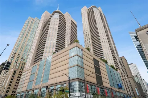 545 N Dearborn St #2511, Chicago, IL 60654