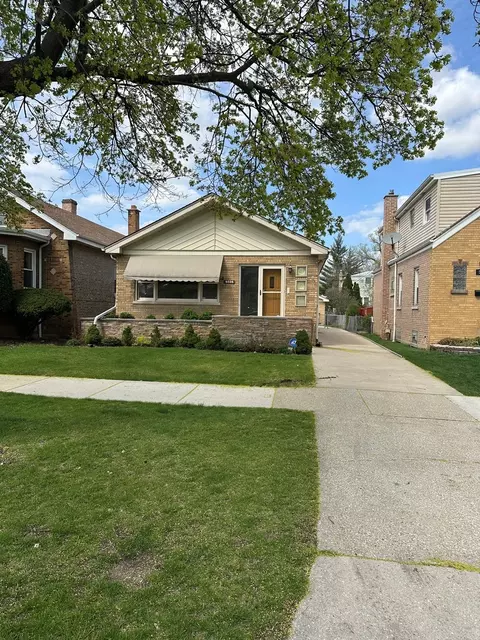 5636 W Sunnyside Ave, Chicago, IL 60630