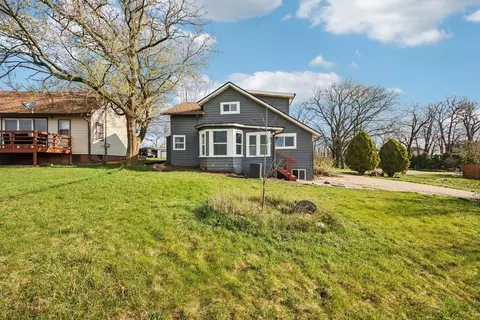 42319 N Woodbine Ave, Antioch, IL 60002