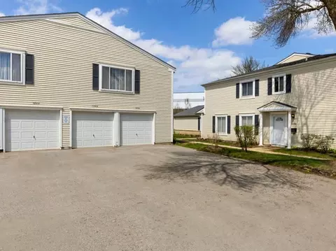 1240 Cove Dr #221D, Prospect Heights, IL 60070