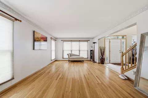 Living - 275 Farmhill Dr, Algonquin, IL 60102 photo 1 of 5