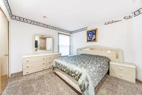 Bedroom - 275 Farmhill Dr, Algonquin, IL 60102 photo 2 of 3