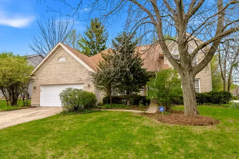 275 Farmhill Dr, Algonquin, IL 60102