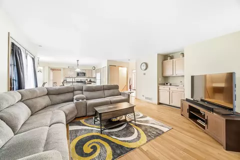 Living - 275 Farmhill Dr, Algonquin, IL 60102 photo 5 of 5