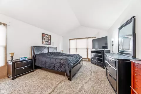 Bedroom - 275 Farmhill Dr, Algonquin, IL 60102 photo 1 of 3