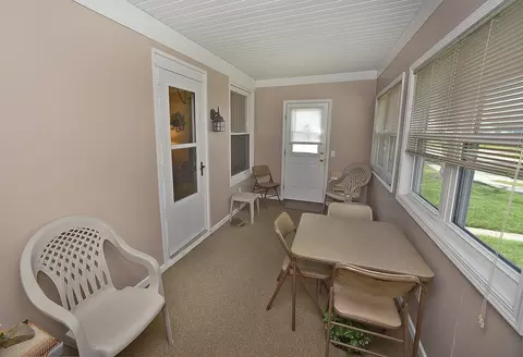 Exterior - 1008 Pine St, Ottawa, IL 61350 photo 2 of 5