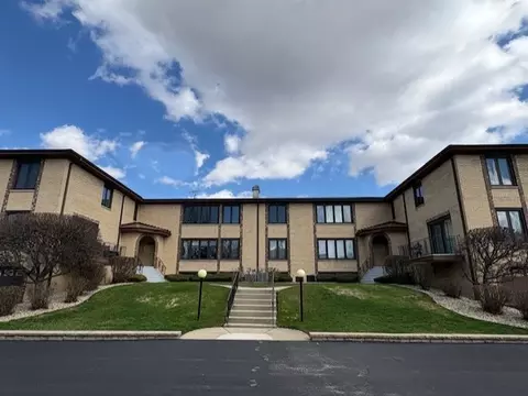 10355 Parkside Ave #04, Oak Lawn, IL 60453