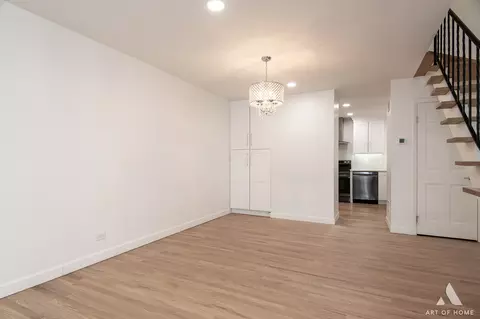 Living - 2 Stuart On Oxford St, Rolling Meadows, IL 60008 photo 3 of 6