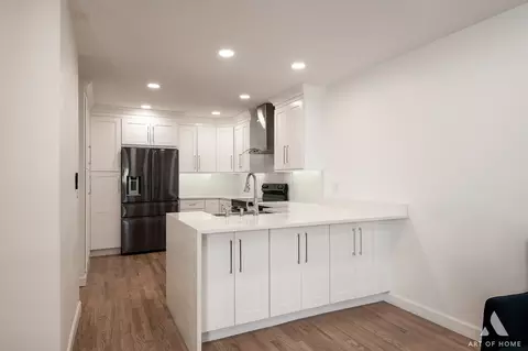 Kitchen - 2 Stuart On Oxford St, Rolling Meadows, IL 60008 photo 4 of 6