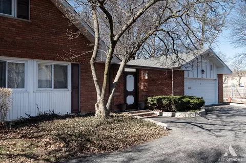 Exterior - 2 Stuart On Oxford St, Rolling Meadows, IL 60008 photo 4 of 4