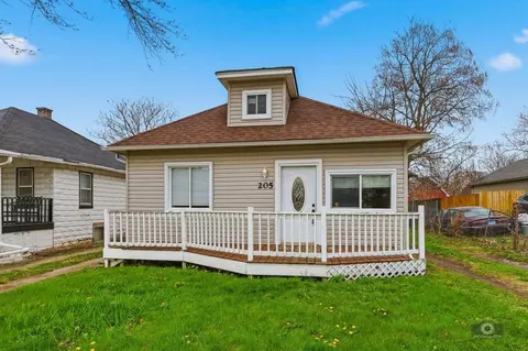 205 Reverend Walton Dr, Lockport, IL 60441