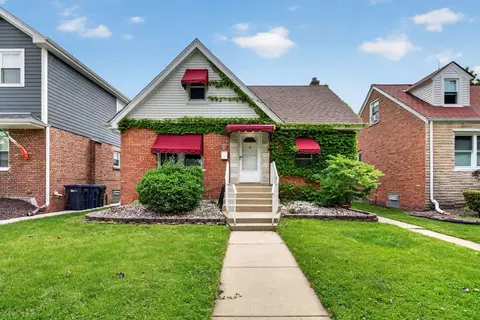 10029 S Trumbull Ave, Evergreen Park, IL 60805