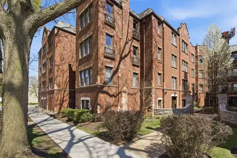 6761 N Artesian Ave #2H, Chicago, IL 60645