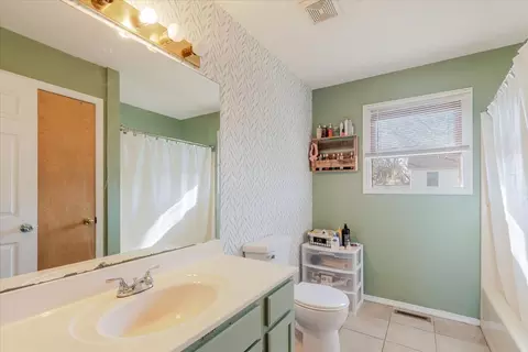 Bath - 12 Spiria Ct, Bloomington, IL 61701 photo 2 of 2