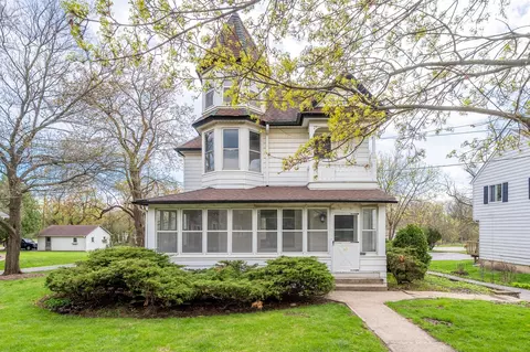 4221 Old Grand Ave, Gurnee, IL 60031