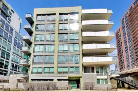 650 W Wayman St #404C, Chicago, IL 60661