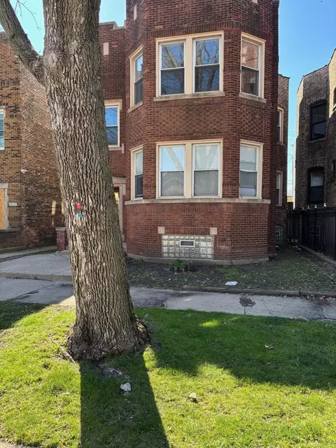 7644 S Cornell Ave, Chicago, IL 60649