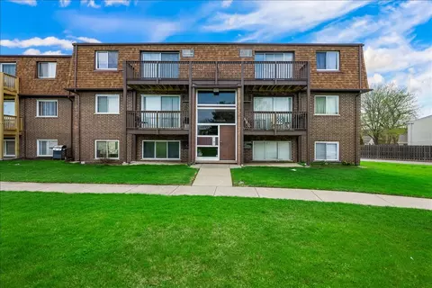 124 Boardwalk St #2E, Elk Grove Village, IL 60007