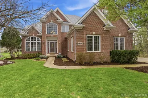2595 Ginger Woods Dr, Aurora, IL 60502