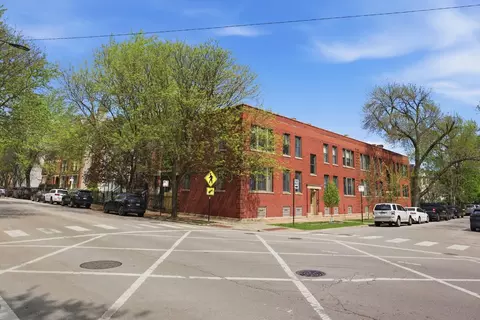 1958 W George St #1, Chicago, IL 60657