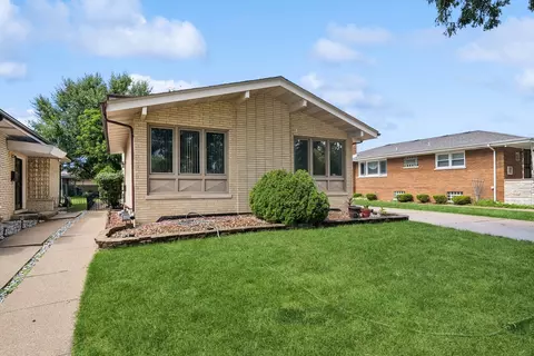 8918 S Francisco Ave, Evergreen Park, IL 60805
