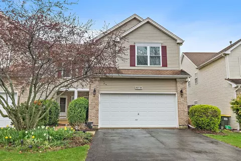 910 Cynthia Ln, Lake In The Hills, IL 60156